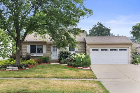 1867 S Lincoln St, Lombard, IL 60148