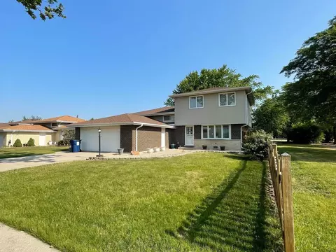7900 W 82nd St, Bridgeview, IL 60455 photo 2