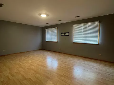7900 W 82nd St, Bridgeview, IL 60455 photo 9