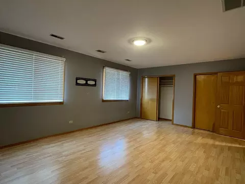7900 W 82nd St, Bridgeview, IL 60455 photo 8