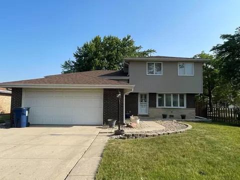 7900 W 82nd St, Bridgeview, IL 60455