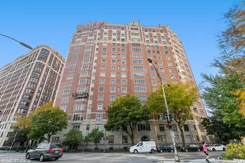 3800 N Lake Shore Dr #12E, Chicago, IL 60613