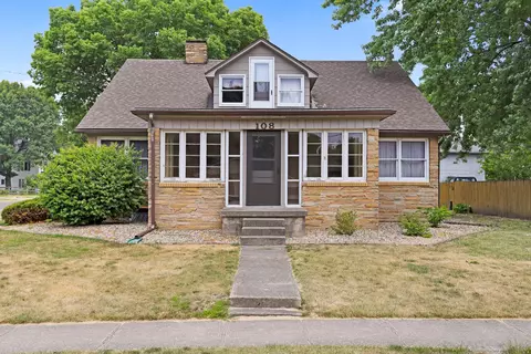 108 W Sangamon St, Fisher, IL 61843