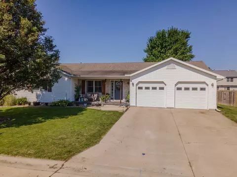 604 Wyndward Way, Heyworth, IL 61745