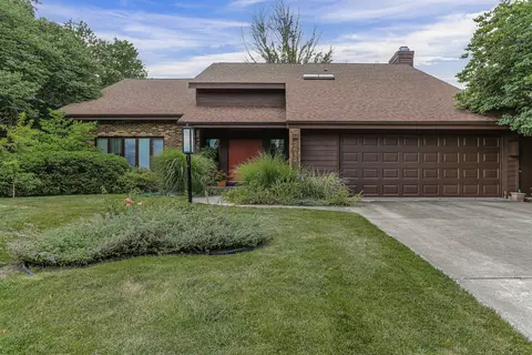 2812 S Salisbury Ct, Champaign, IL 61821
