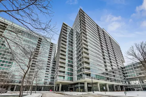 9655 Woods Dr #1405, Skokie, IL 60077