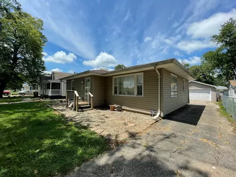 3220 Piatt Ave, Mattoon, IL 61938 photo 2