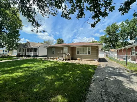3220 Piatt Ave, Mattoon, IL 61938