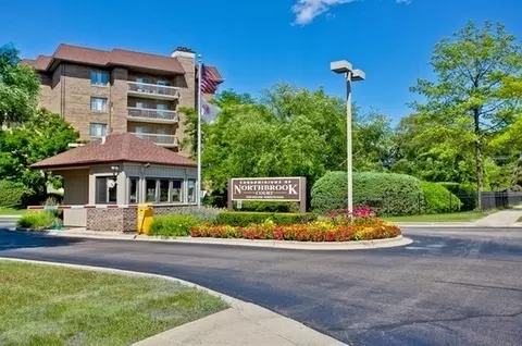 1220 Rudolph Rd #4E, Northbrook, IL 60062