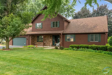 35 Oak Lawn Ave, Yorkville, IL 60560
