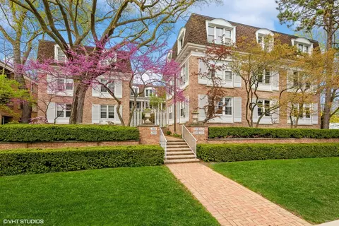 2131 Central St #1, Evanston, IL 60201