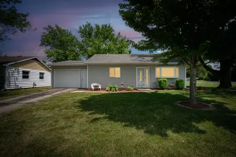 308 Temple Dr, Washington, IL 61571