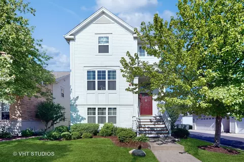 2301 Sundrop Dr, Glenview, IL 60026