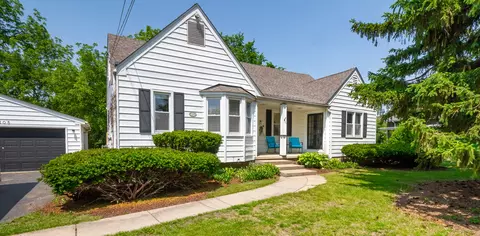 1305 Daly Rd, Wheaton, IL 60187
