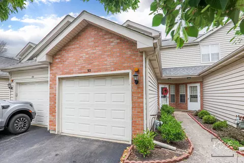 92 Golfview Dr N, Glendale Heights, IL 60139