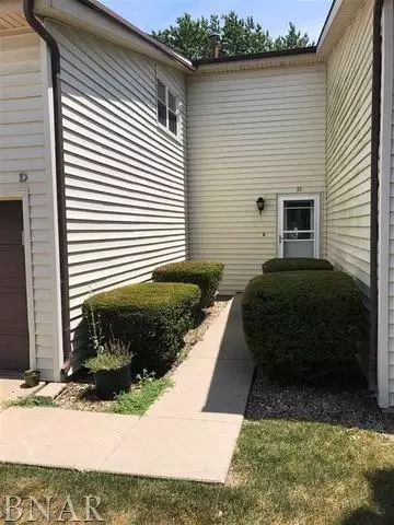 1717 King Rd #D, Normal, IL 61761