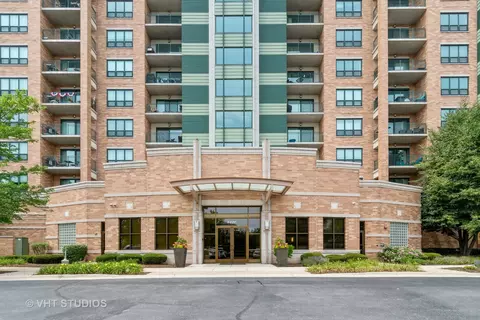 6420 Double Eagle Dr #708, Woodridge, IL 60517