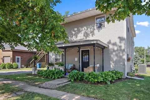 104 N Grove St, Lexington, IL 61753