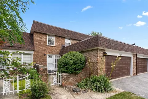 18 W094 Jamestown Ln, Villa Park, IL 60181