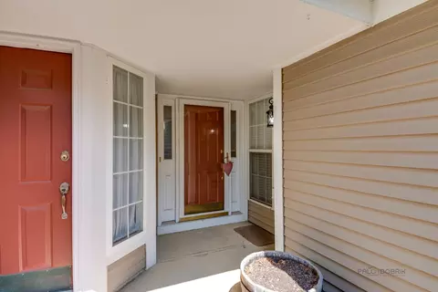 2080 Peach Tree Ln, Algonquin, IL 60102 photo 2
