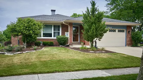 2330 Green Valley Rd, Darien, IL 60561