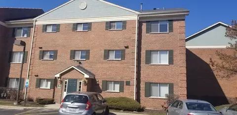 1512 N River West Ct #1512-2, Mount Prospect, IL 60056