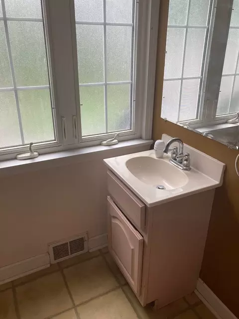 515 Morgan St, Elgin, IL 60123 photo 13