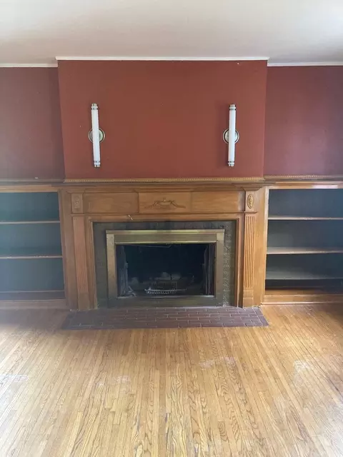 515 Morgan St, Elgin, IL 60123 photo 2