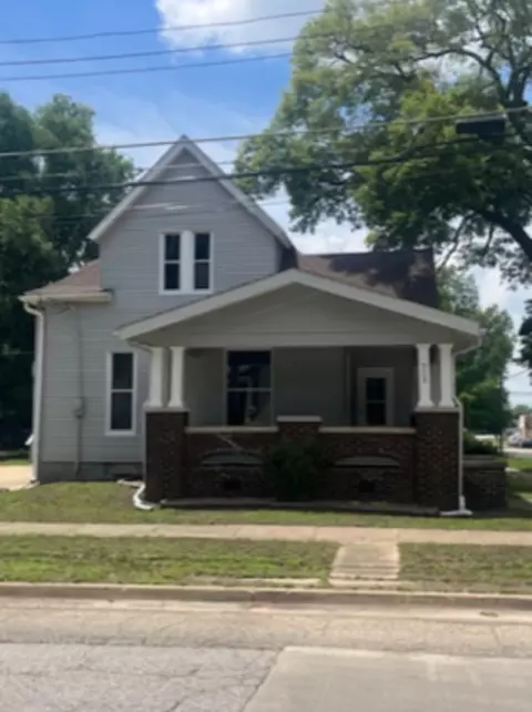 712 N Lee St, Bloomington, IL 61701