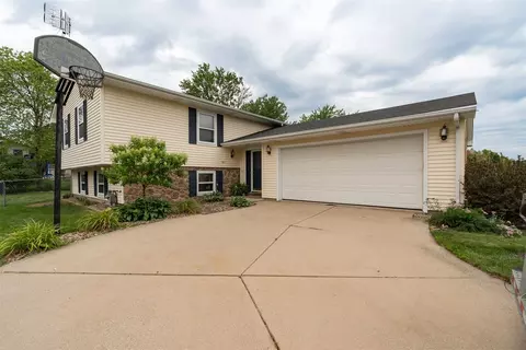 1411 Chadwick Dr, Normal, IL 61761 photo 3