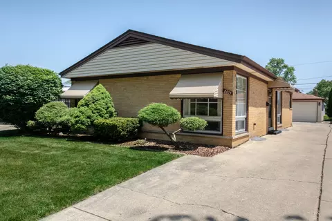 8023 N Ozark Ave, Niles, IL 60714