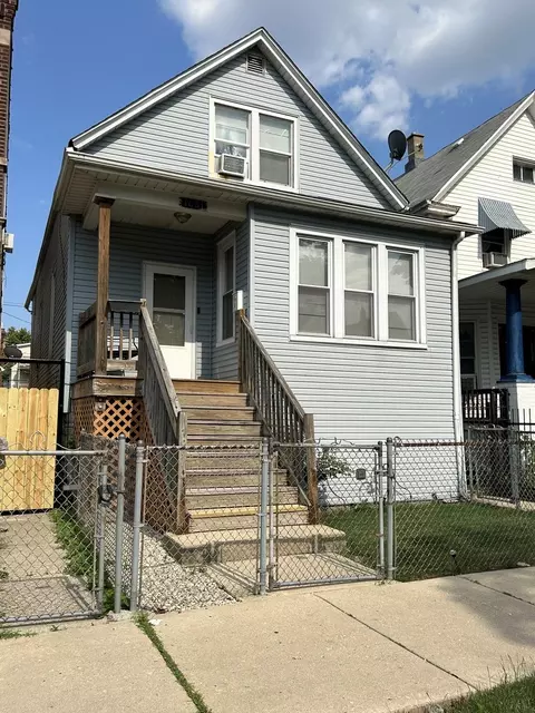 Undisclosed, Chicago, IL 60639