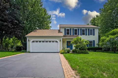 9 Bradbury Ct, Fox River Grove, IL 60021