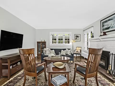 2511 Hurd Ave, Evanston, IL 60201 photo 4