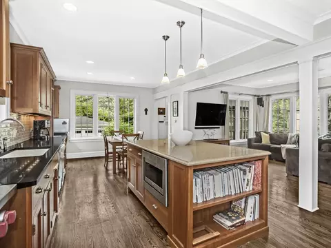 2511 Hurd Ave, Evanston, IL 60201 photo 8