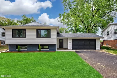 907 Bowling Green Dr, Homewood, IL 60430