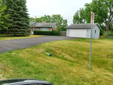 433 Hickory Haven Dr, Gurnee, IL 60031