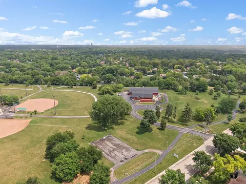 655 Red Maple Ln, Roselle, IL 60172 photo 39