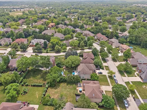 655 Red Maple Ln, Roselle, IL 60172 photo 34