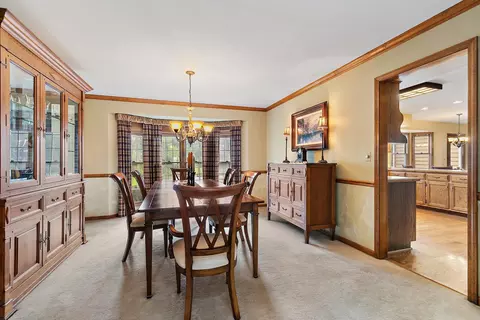 655 Red Maple Ln, Roselle, IL 60172 photo 6