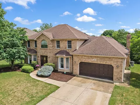 655 Red Maple Ln, Roselle, IL 60172 photo 3