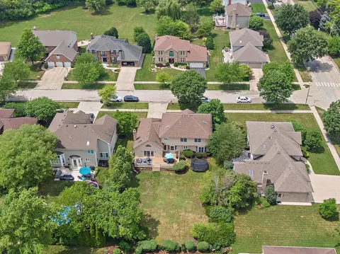 655 Red Maple Ln, Roselle, IL 60172 photo 35