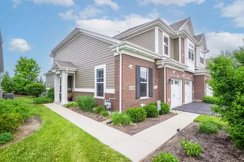 1 N748 Redbud Ln, Winfield, IL 60190