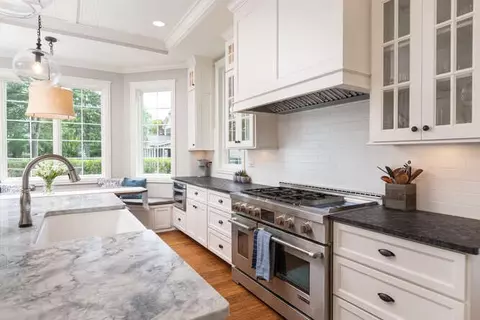 540 S Wright St, Naperville, IL 60540 photo 9