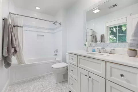 540 S Wright St, Naperville, IL 60540 photo 36