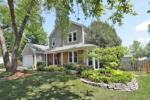 4335 Lombardy Ln, Hoffman Estates, IL 60192 photo 2