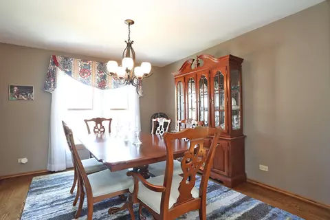 4335 Lombardy Ln, Hoffman Estates, IL 60192 photo 8