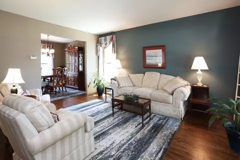 4335 Lombardy Ln, Hoffman Estates, IL 60192 photo 5