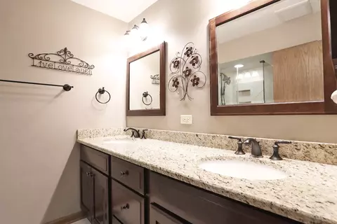 4335 Lombardy Ln, Hoffman Estates, IL 60192 photo 17