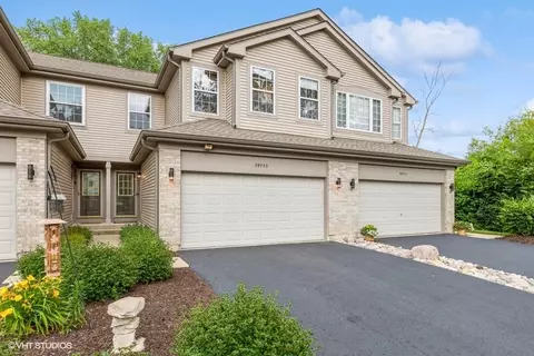 39753 N Tee Side Ct, Antioch, IL 60002